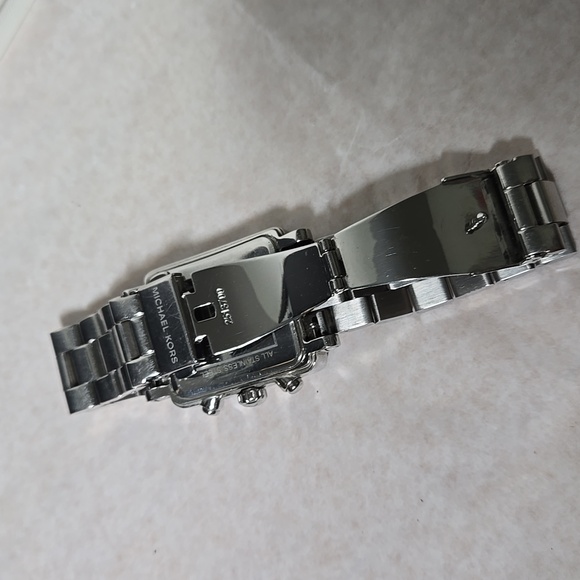 Michael Kors Chronograph Quartz Crystal Watch MK5350 - Picture 9 of 12